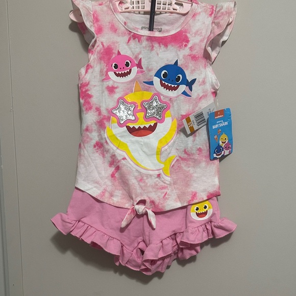 Nickelodeon Pinkfong Baby Shark Pink &Yellow Outfit sz.5T cute tank & short set - Picture 1 of 11
